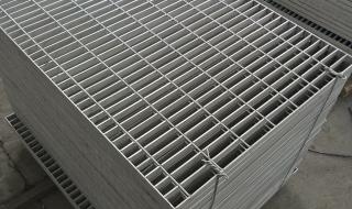 学校操场排水沟盖板损坏如何修复 复合排水沟盖板价格